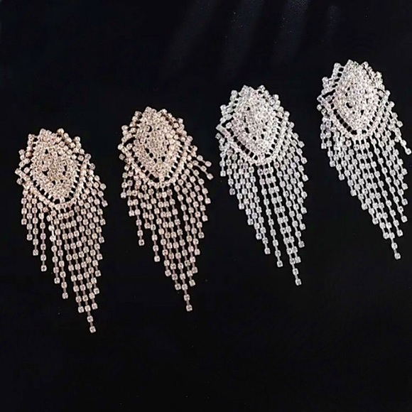 🔵𝟲𝟱%𝗢𝗙𝗙 𝗯𝘂𝗻𝗱𝗹𝗲𝘀 𝟯+🔵 NEW Large Floral Rhinestone Statement Earrings - Picture 3 of 10